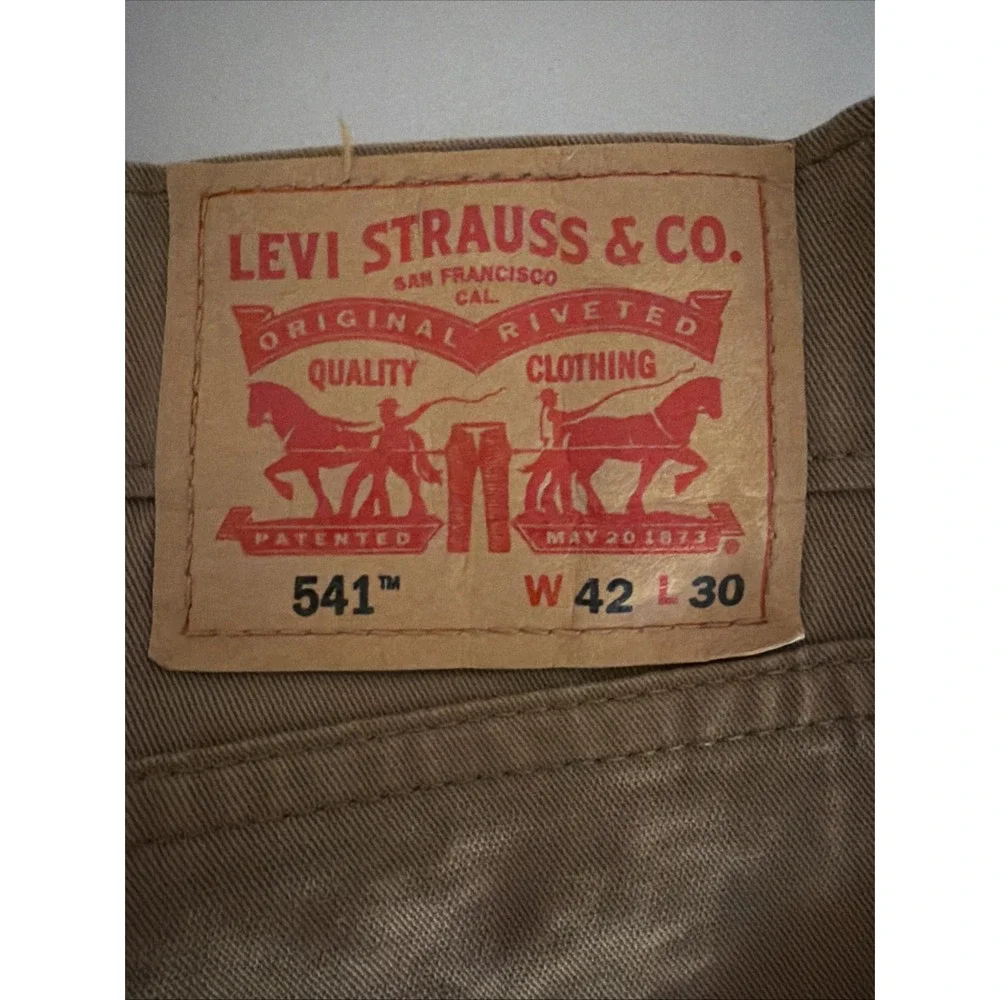 NWT Levi's 541 Men's 42x30 Athletic Fit Stretch Pants Chino Tan Brown New
